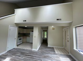 55 Cross St UNIT B2, Danbury, CT 06810