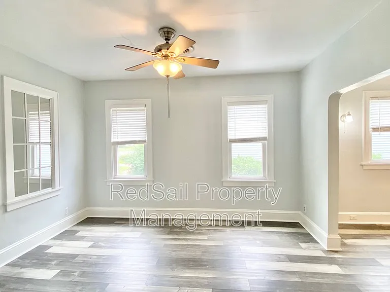 221 Cherry Ave — Photo 5