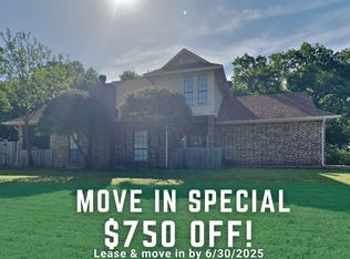 104 NE Timber Ridge Dr, Burleson, TX 76028