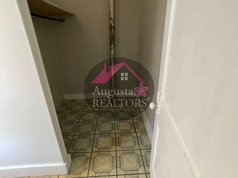 649 En #18th-apt 4 — Photo 5