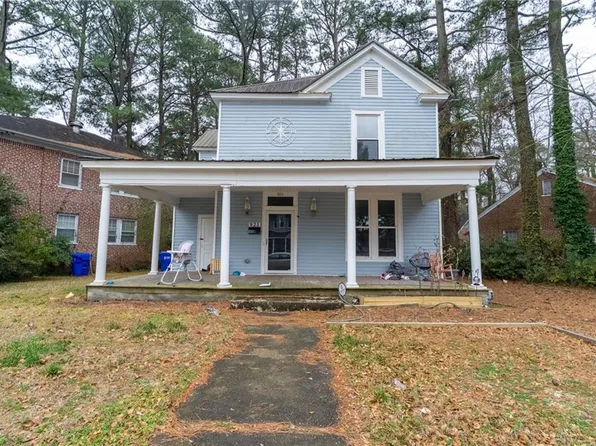 921 Howard Pl, Suffolk, VA 23434