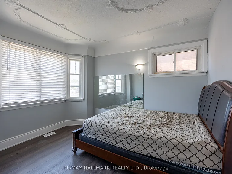 559 Ritson Rd S — Photo 7