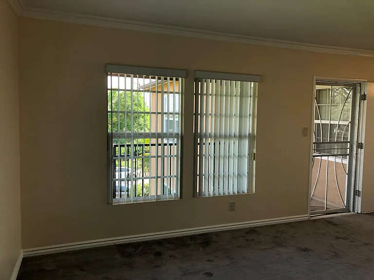 2502 W Via Corona #1/2 — Photo 14