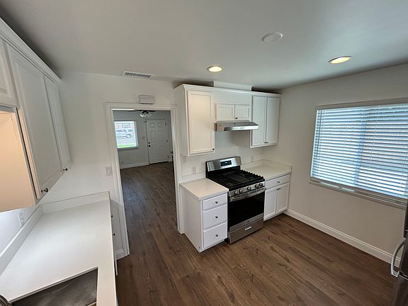 4th image of 4745 Merrill Ave