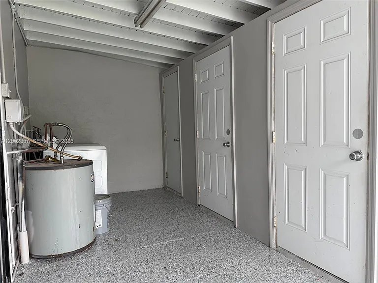 251 SW 69th Ave — Photo 17