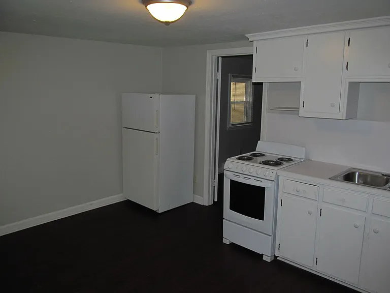 125 W Main St — Photo 2