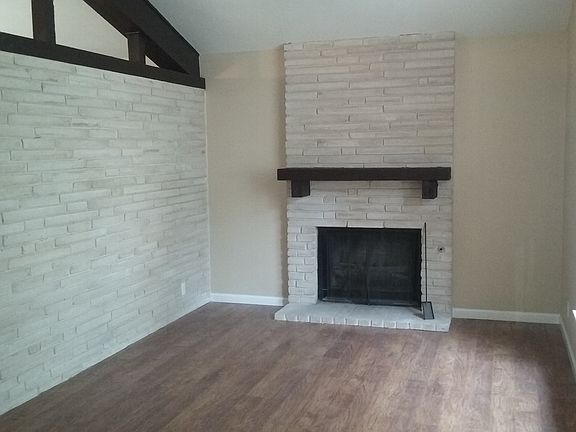 4th image of 11910 Briarpath St