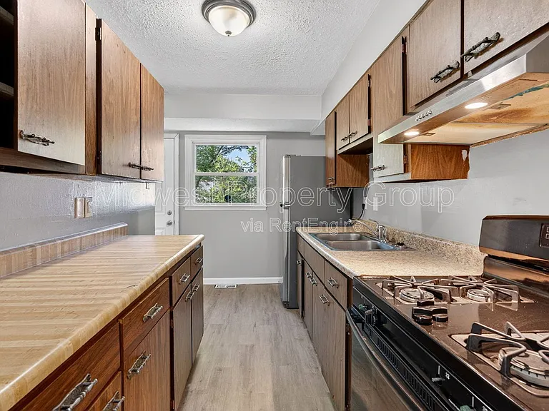 345 Caithness Rd — Photo 7