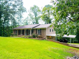374 Valley Ln, Warrior, AL 35180