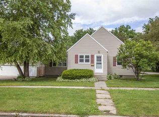 1403 Tremont St, Cedar Falls, IA 50613