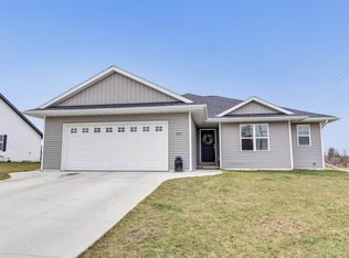 577 Eagle Dr, Oconto Falls, WI 54154