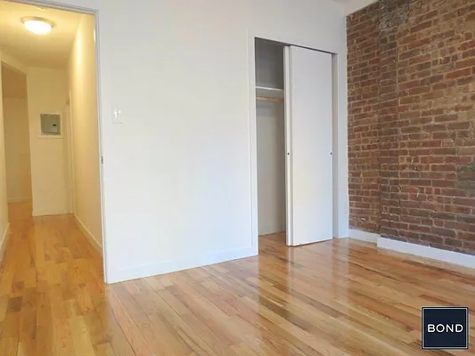 Rented by Bond New York | media 19