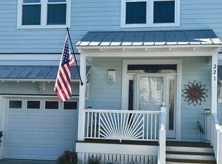221 River Gate Ln, Wilmington, NC 28412