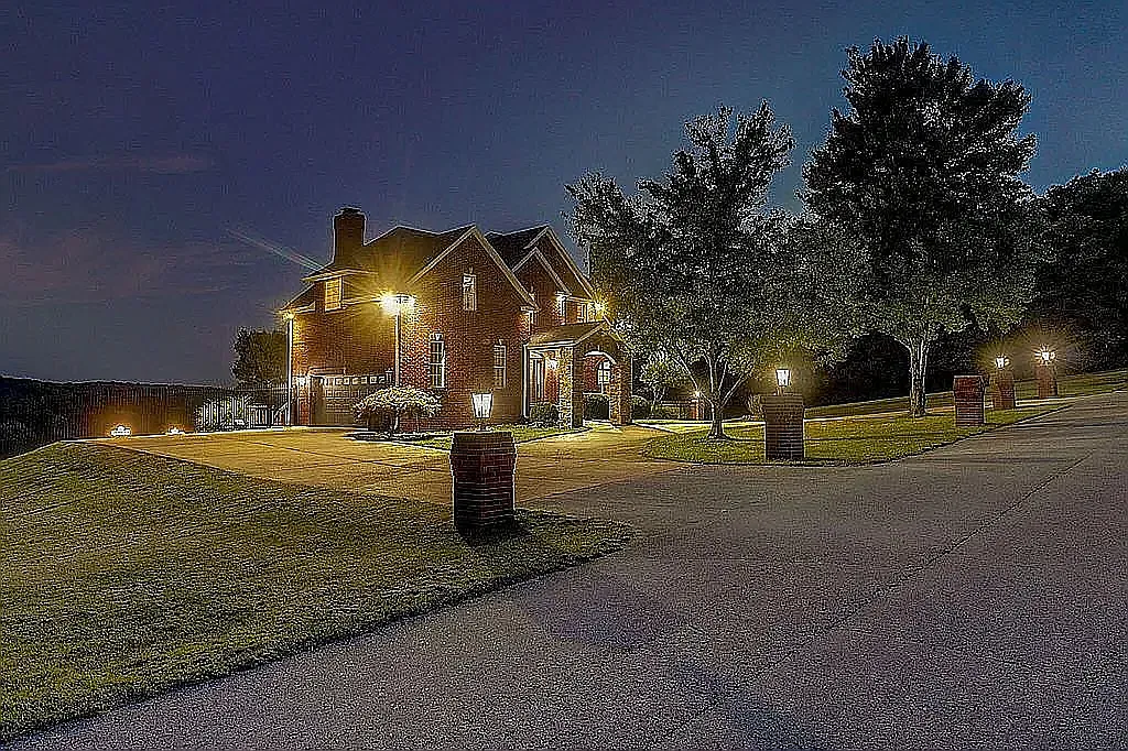 5 bed, 4246 sqft, $5,500 — Photo 3