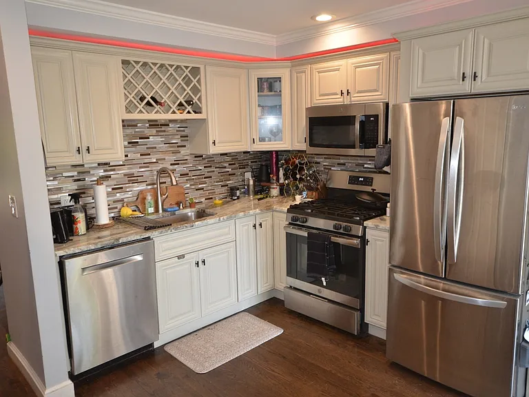 111 Alban St #5 — Photo 10
