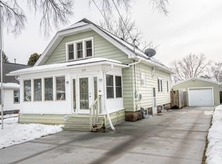 1115 Anoka Ave, Waukesha, WI 53186