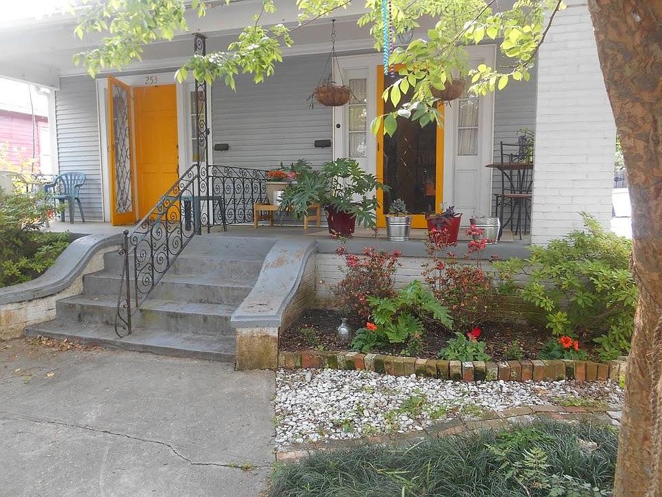 1st image of 251 Pine St