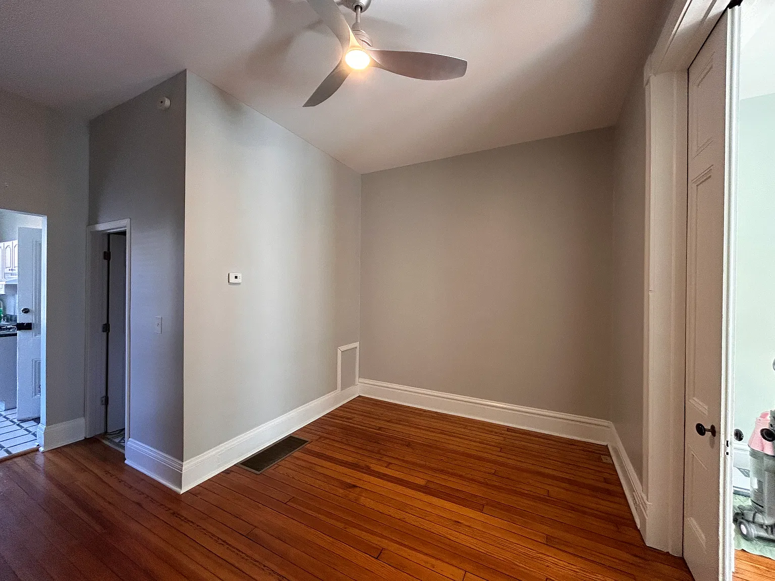 Studio, $925 — Photo 4
