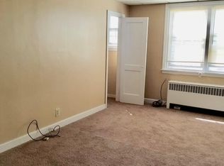 6735 Oakland St, Philadelphia, PA