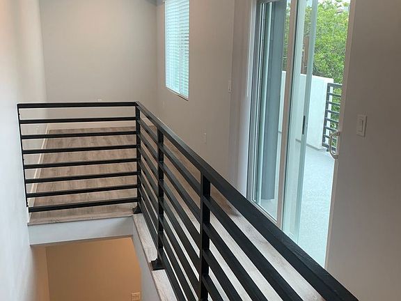 5th image of 940 S 28th St #940