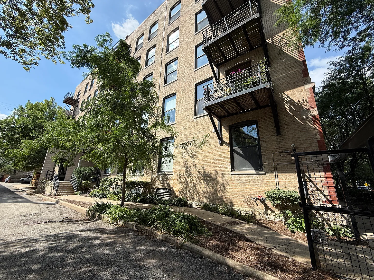 2 bed, 1450 sqft, $4,250 — Photo 1