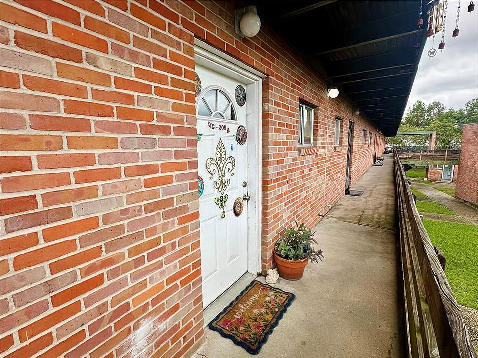 1st image of 3838 Pontchartrain Dr APT C205