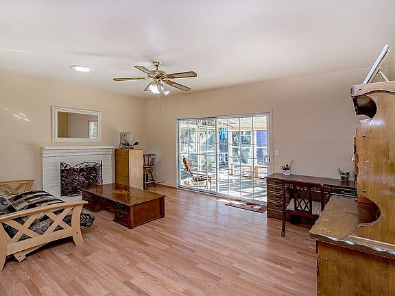2nd image of 808 Donner Way