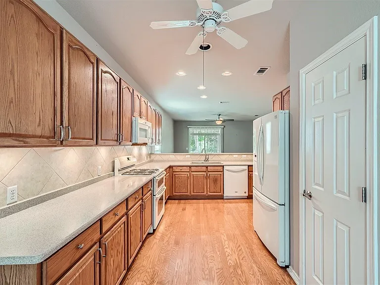 120 Muir Ct — Photo 11