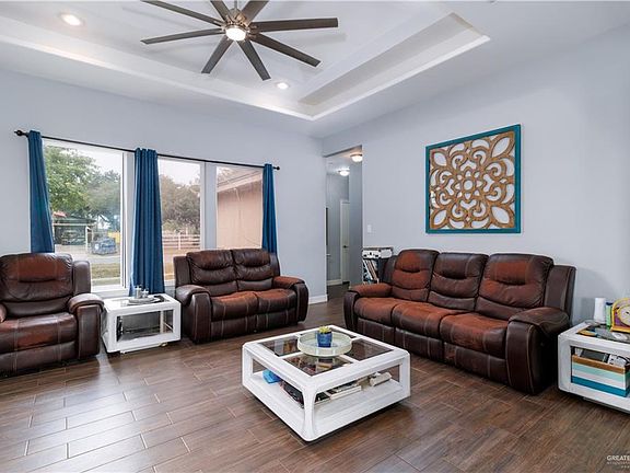 5th image of 118 Alfonso Flores Dr