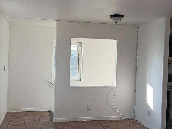 4th image of 10404 S Wilmington Ave
