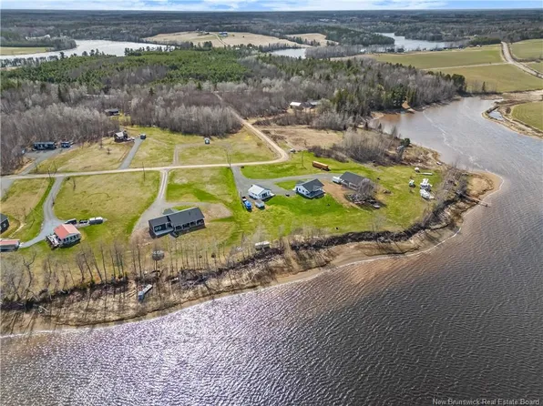22 Douglas Ln, Weldford, NB E4T 0E4