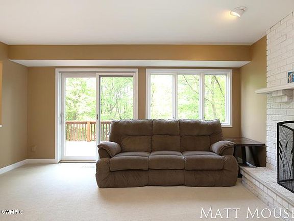 4th image of 600 Twin Lakes Dr NE