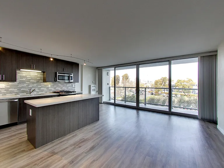 Panomar Luxury Apartments — Photo 15