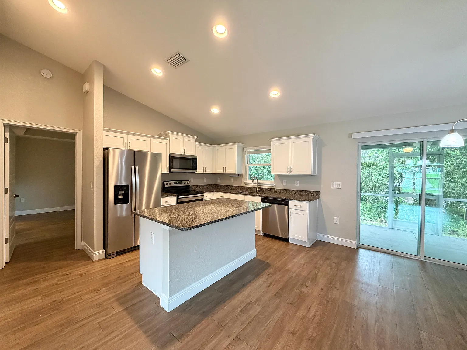 3 bed, 1453 sqft, $1,695 — Photo 4