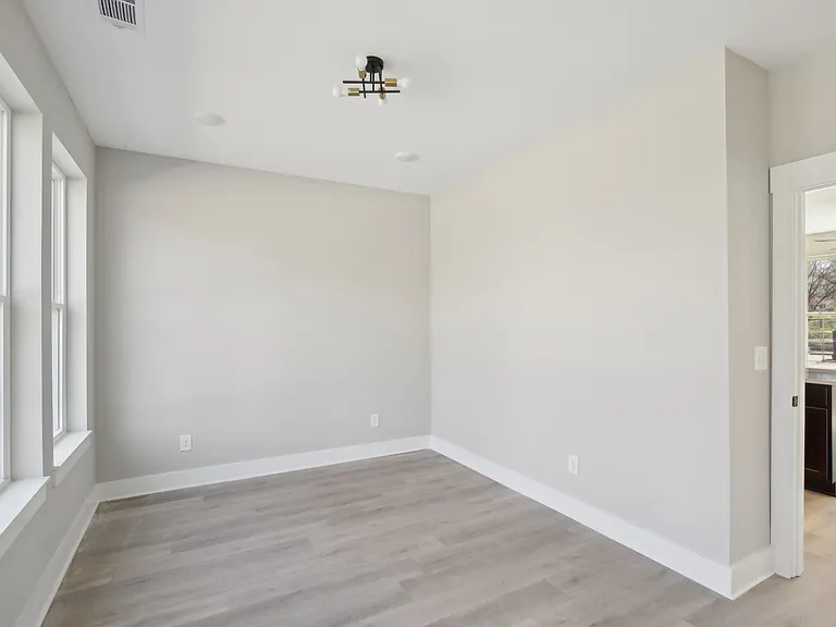 343 Archwood Dr — Photo 18