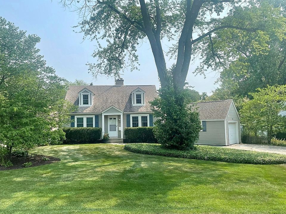 1st image of 903 Glenwood Ln