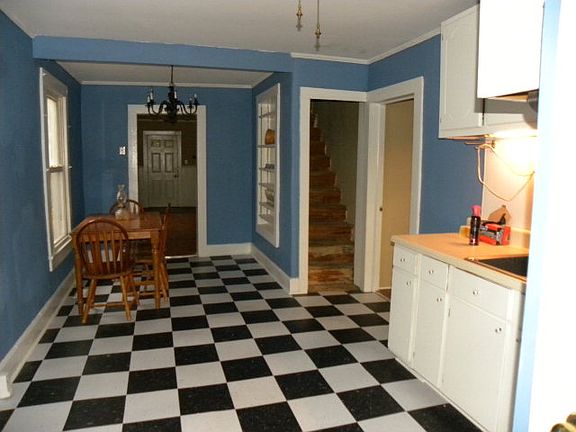 3rd image of 317 Madison St