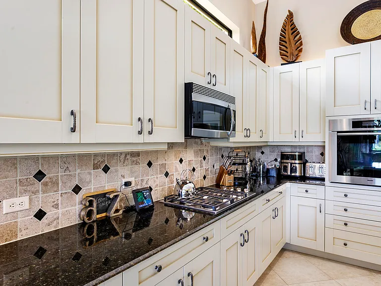 6700 Fox Hollow Dr — Photo 16