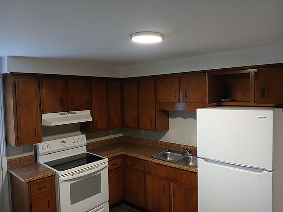 2nd image of 1924 Batts Ln #D