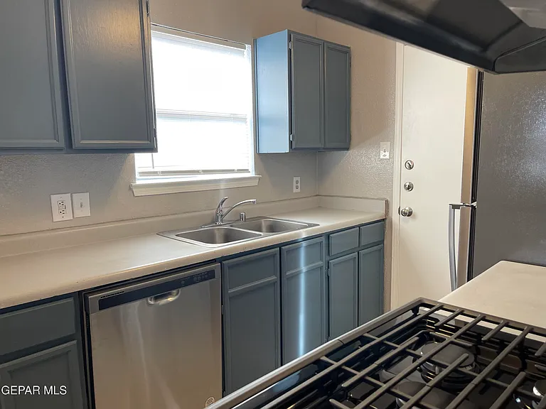12144 Blue Quail Ave — Photo 9