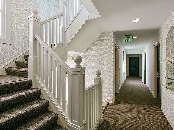 4th image of 725 Pine St APT 307