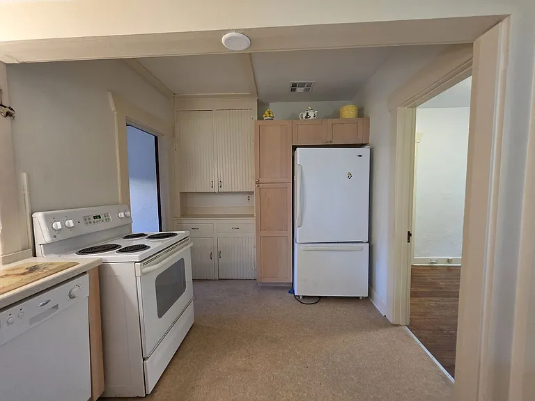 2502 York St S — Photo 9
