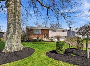 611 Longvue Dr, Houston, PA 15342