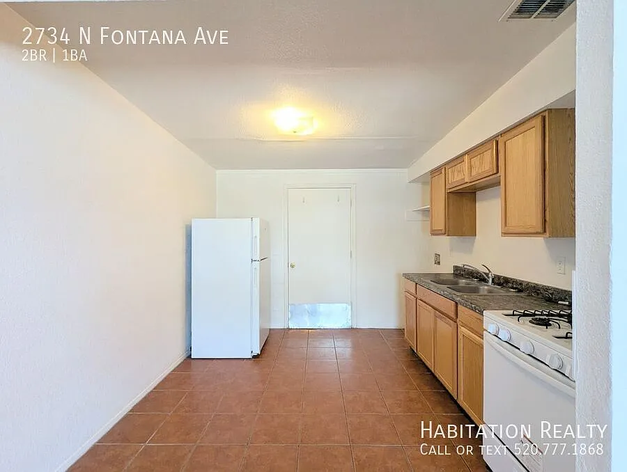 Building Photo - 2734 N Fontana Ave