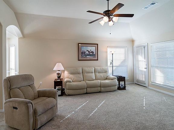 5th image of 902 Witherby Ln