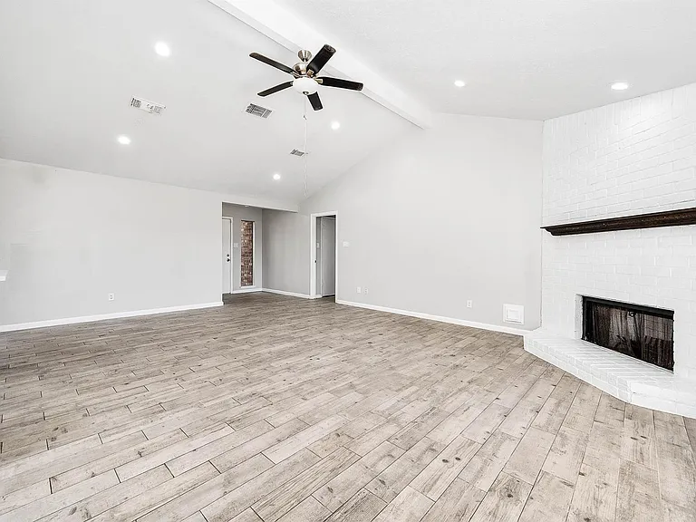 14315 Swanfield Dr — Photo 6