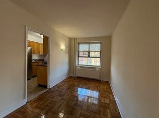 69-01 197th St #8C, Fresh Meadows, NY 11365