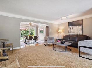 2926 Bay St, Wayzata, MN 55391