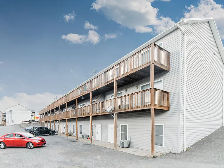 Pinnacle Heights Apartments — Photo 44