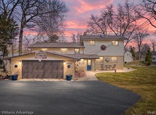 7547 Biscayne Ave, White Lake, MI